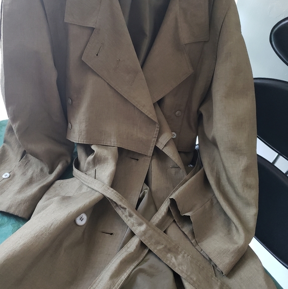 Extremely detailed olive trench coat - Picture 5 of 5